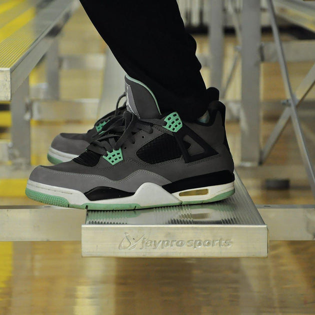 Jaypro Bleacher - 21' (3 Row - Single Foot Plank) - Standard, Outdoor (Powder Coated) BLCH-321PC